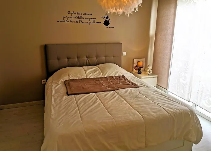 Le Patio Celeste بيت للعطل لي سابلِ دولونْ